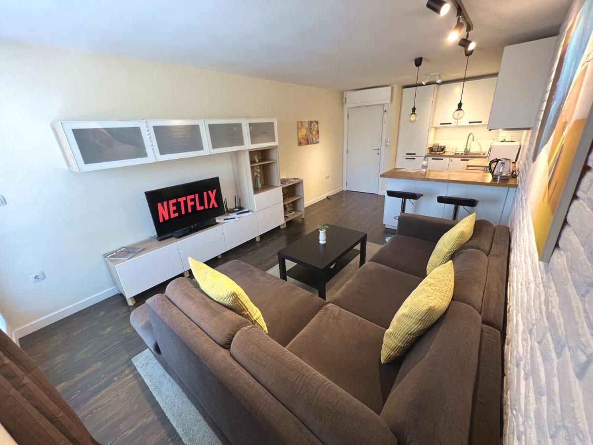 Unique Luxurious Jacuzzi Penthouse Duplex In City Center! 2 Baths! Free Parking! Sofia Eksteriør billede