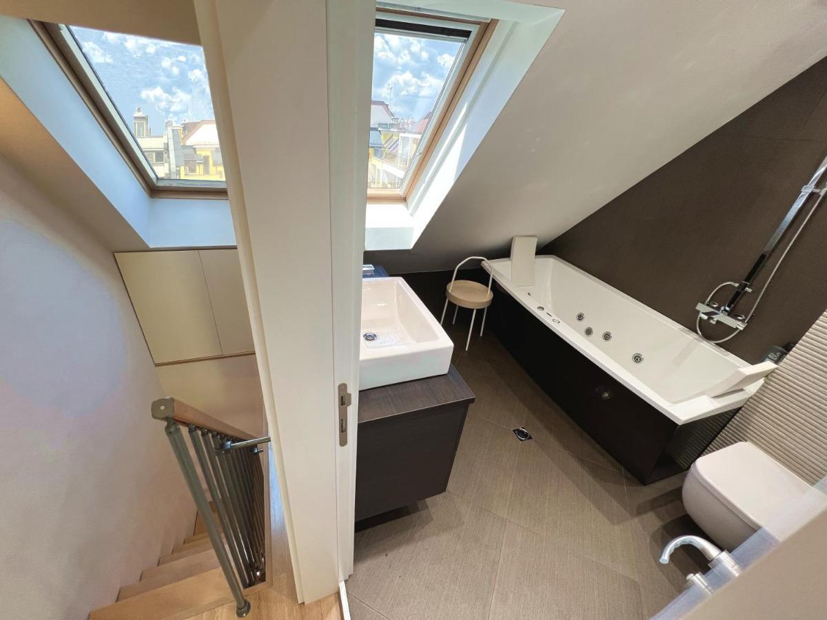 Unique Luxurious Jacuzzi Penthouse Duplex In City Center! 2 Baths! Free Parking! Sofia Eksteriør billede